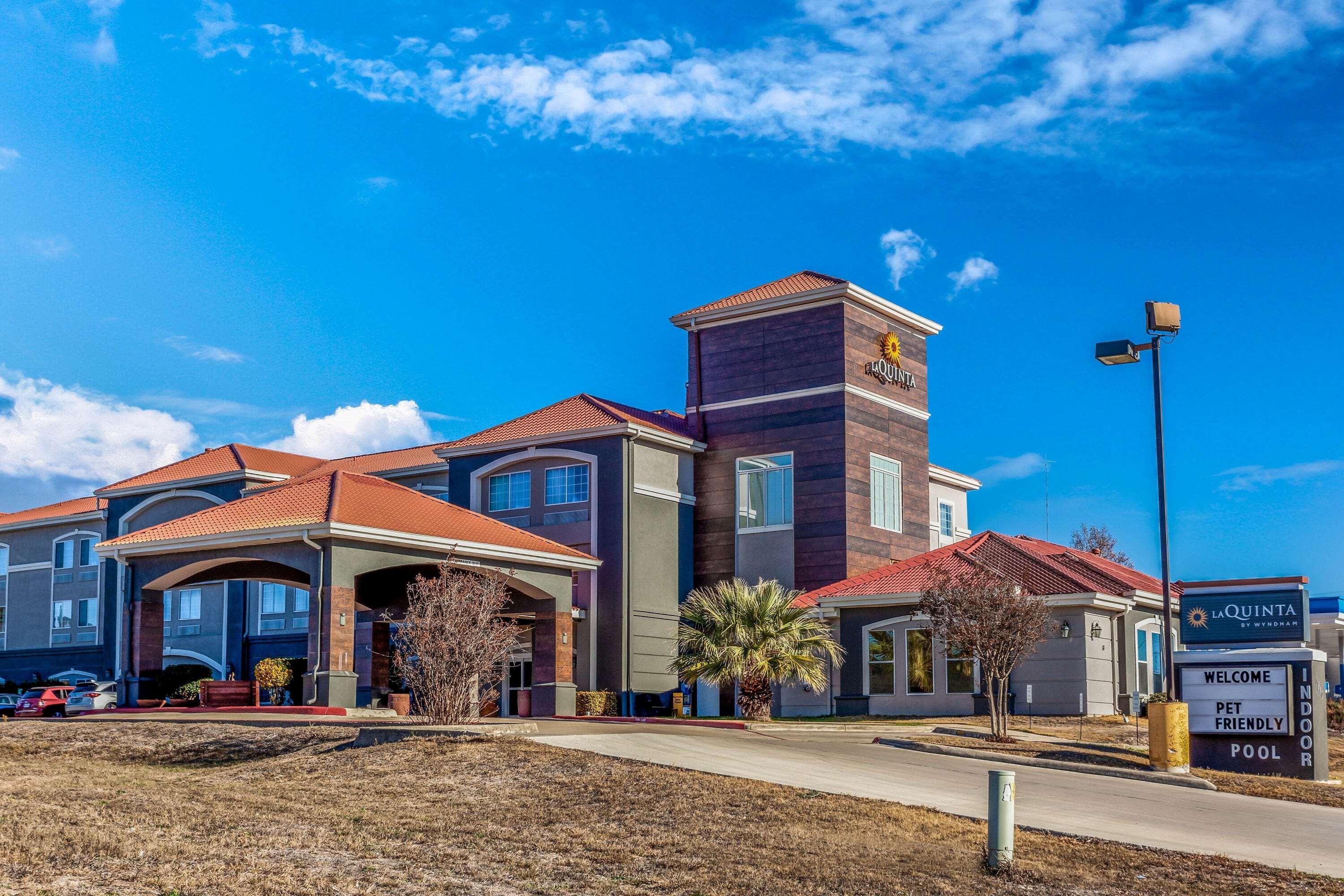 La Quinta By Wyndham Kerrville Exterior photo